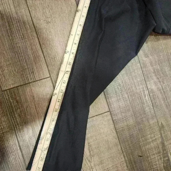 Nike Tights Leggings Capri Cropped Dri Fit Pant Women Medium Black Out - Picture 3 of 5